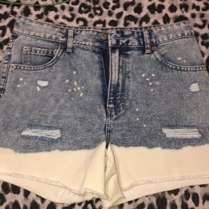 Two-toned jean shorts